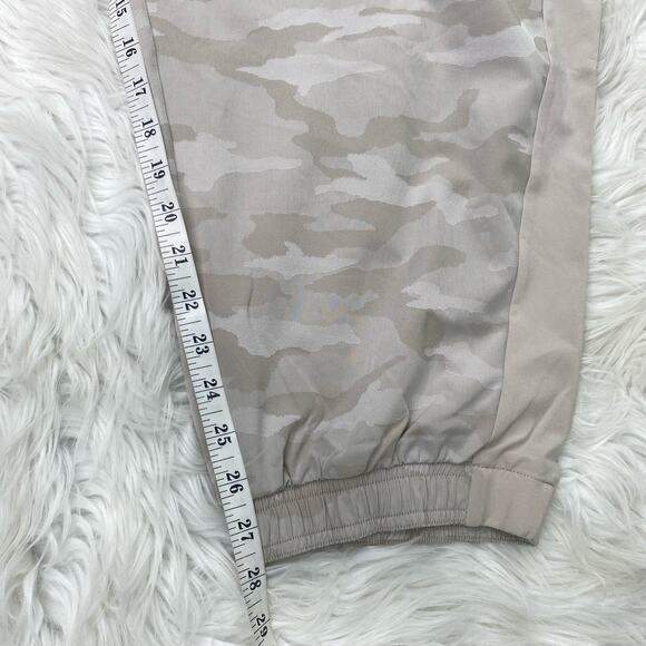 Athleta Women's Brooklyn Camo Jogger Size 26 Tan NWT - Picture 4 of 16
